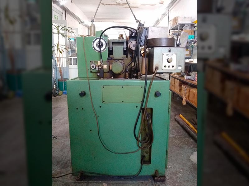 Creadora de engranajes Marca Mikron