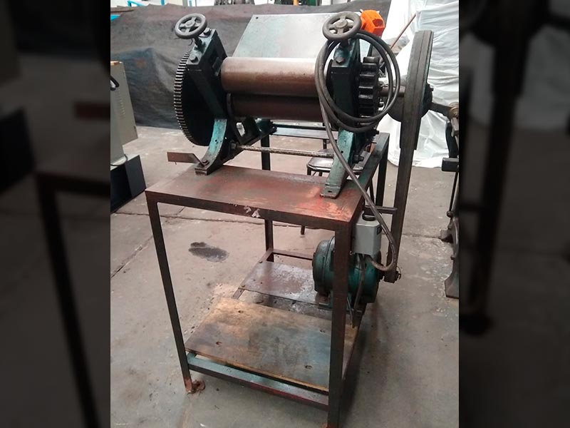 Laminadora de doble rodillo 300 mm