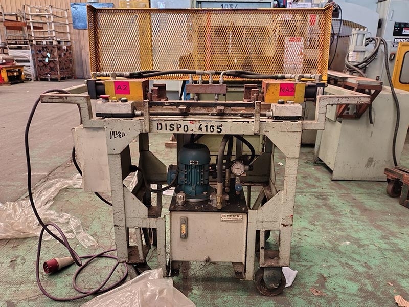 Máquina doble pistón para punzonado