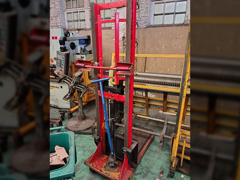 Pequeño gigante a pedal hidráulico