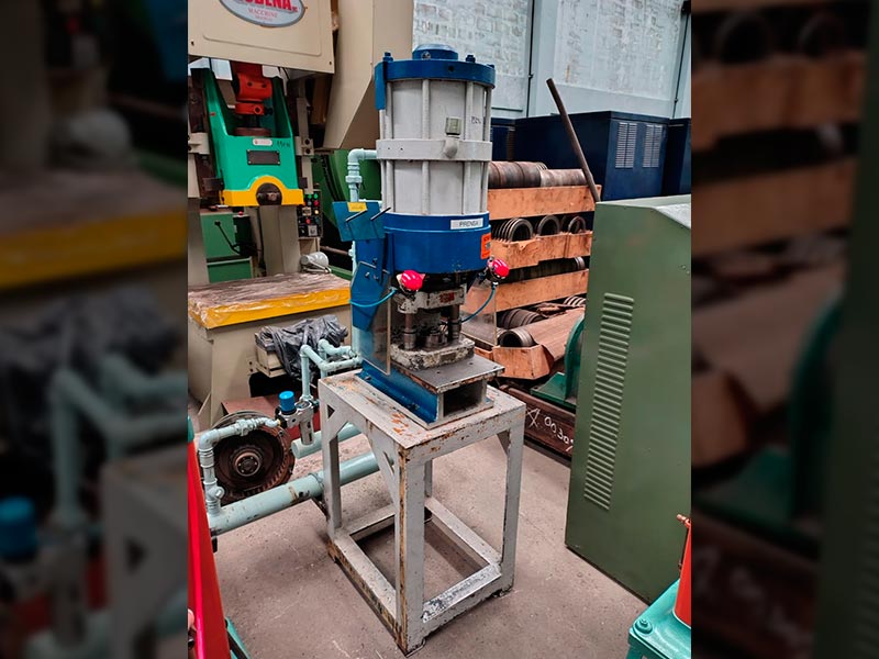 Prensa neumática monoblock