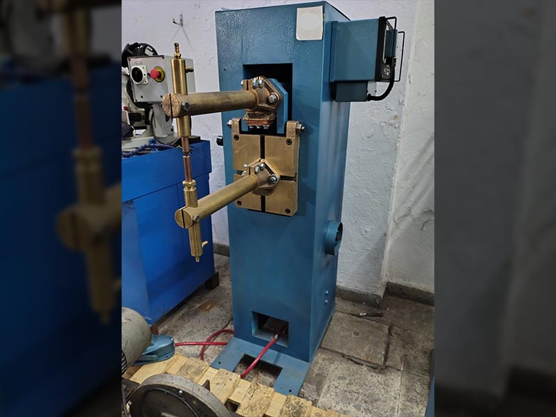 Soldadora de punto de 30 KVA