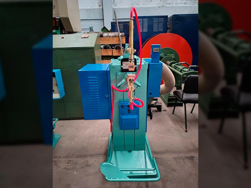 Soldadora de punto marca Punto-Sold, cap. 20 kva.